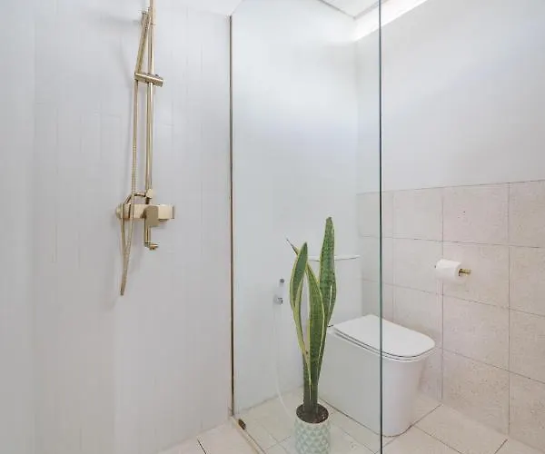 Charming 4-bedroom - Melasti
