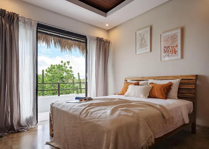 Charming 4-bedroom - Melasti