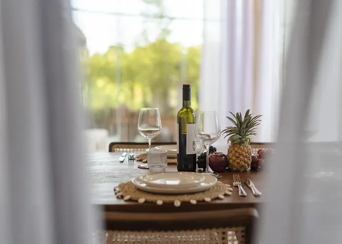 Villa Charming 4-bedroom - Melasti