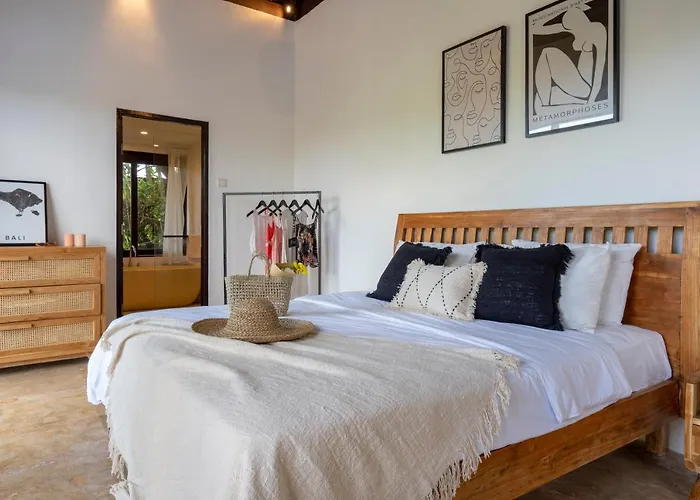 Villa Charming 4-bedroom - Melasti